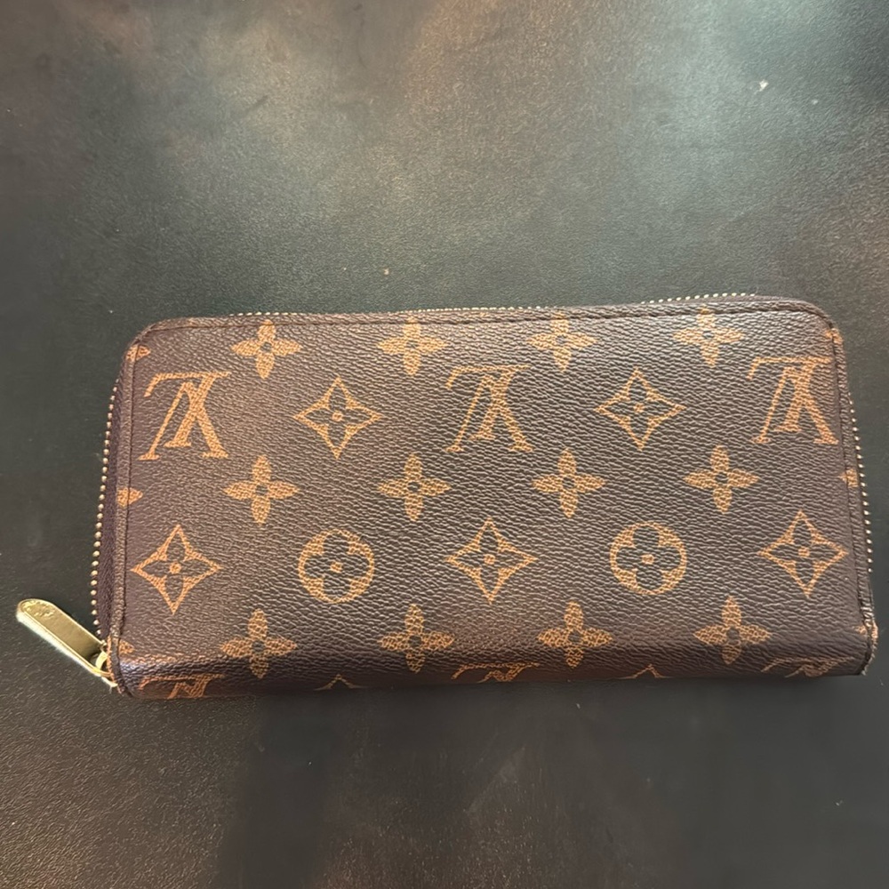 LV wallet
